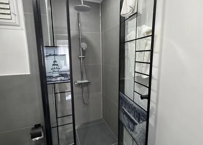 Apartment Sweet Side